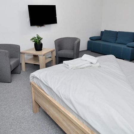 Pokoje, Apartamenty, Restauracja Marcus Oborniki Kültér fotó