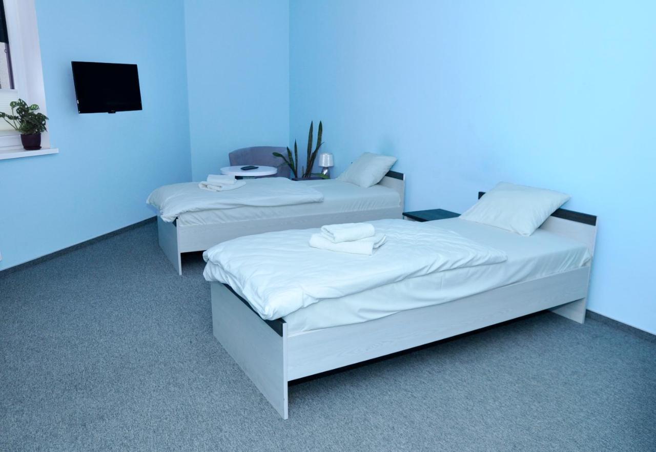 Pokoje, Apartamenty, Restauracja Marcus Oborniki Kültér fotó