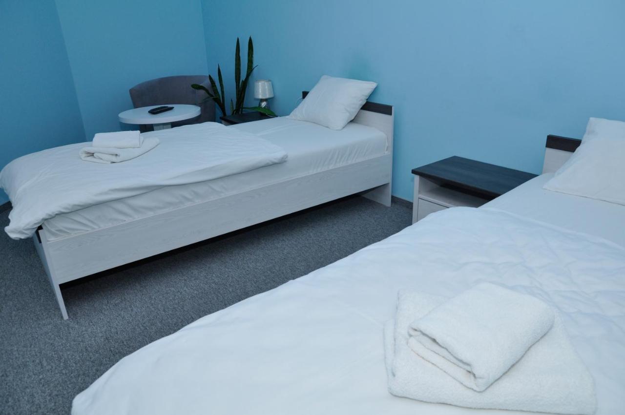 Pokoje, Apartamenty, Restauracja Marcus Oborniki Kültér fotó