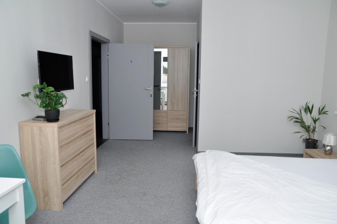 Pokoje, Apartamenty, Restauracja Marcus Oborniki Kültér fotó