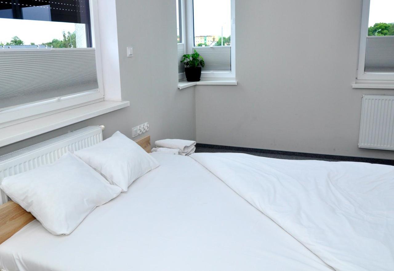 Pokoje, Apartamenty, Restauracja Marcus Oborniki Kültér fotó